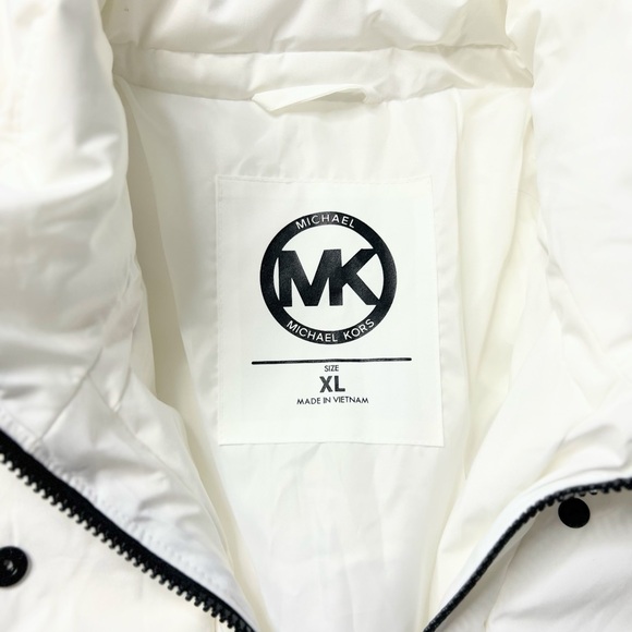 Michael Kors White Jacket with Fur Hood - Picture 4 of 5